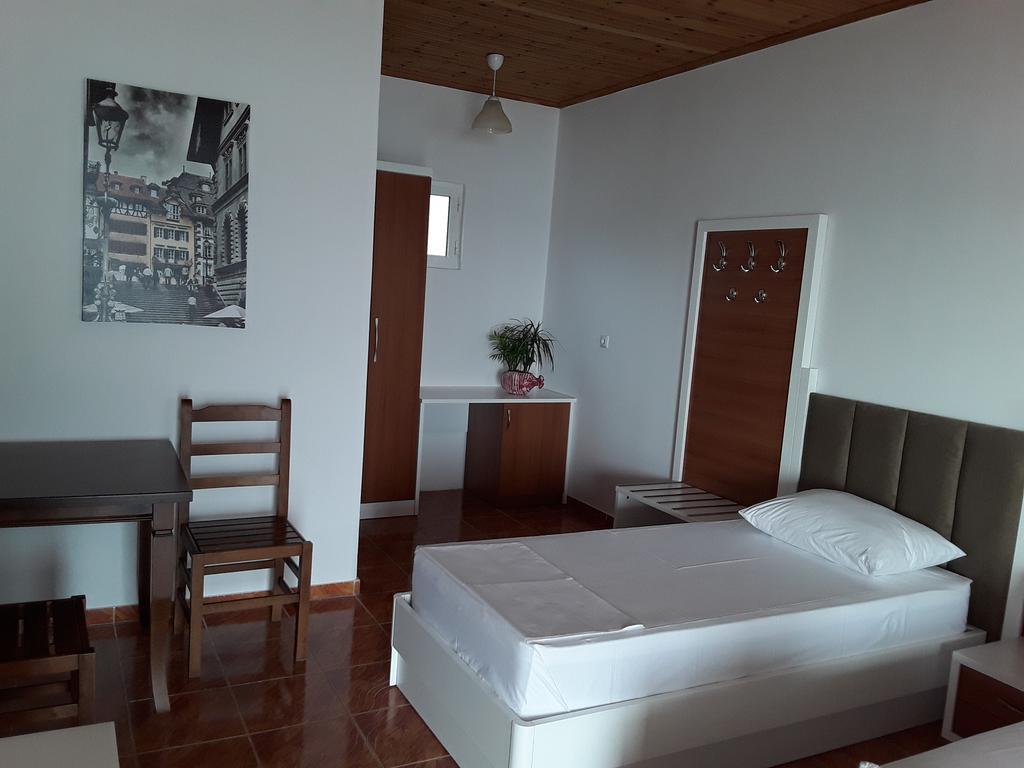Riviera Affittacamere Qeparo